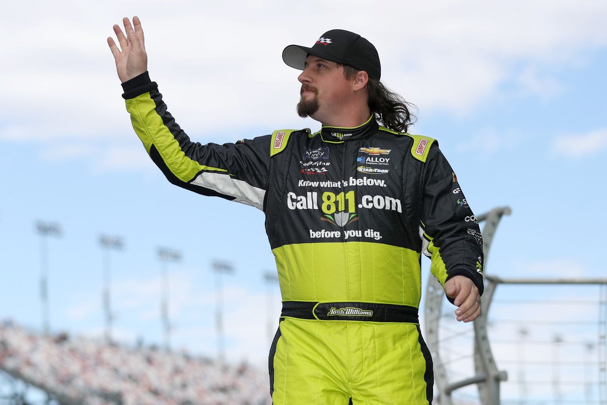 Arizona811's tweet photo. Throwback to last Saturday night when @josh6williams ๐ซถ drove the Call Before You Dig No. 92 @DGM_Racing_ Chevrolet at @MartinsvilleSwy in the Call Before You Dig 250! #BeforeYouDig250 #Call811 #NationalSafeDiggingMonth #DigSafe https://t.co/C3sEUOruPs