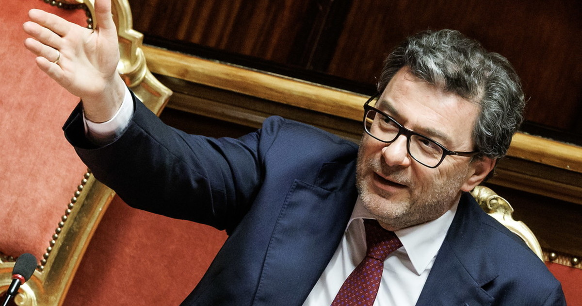 Libero_official's tweet photo. La proposta di #Giorgetti e della #Lega contro la #denatalità. #Bitonci: servono sgravi fiscali da 10mila euro per ogni figlio o ragazzo fino alla fine degli studi https://t.co/YFPh7ZYjP4 https://t.co/A4CyWT2muJ