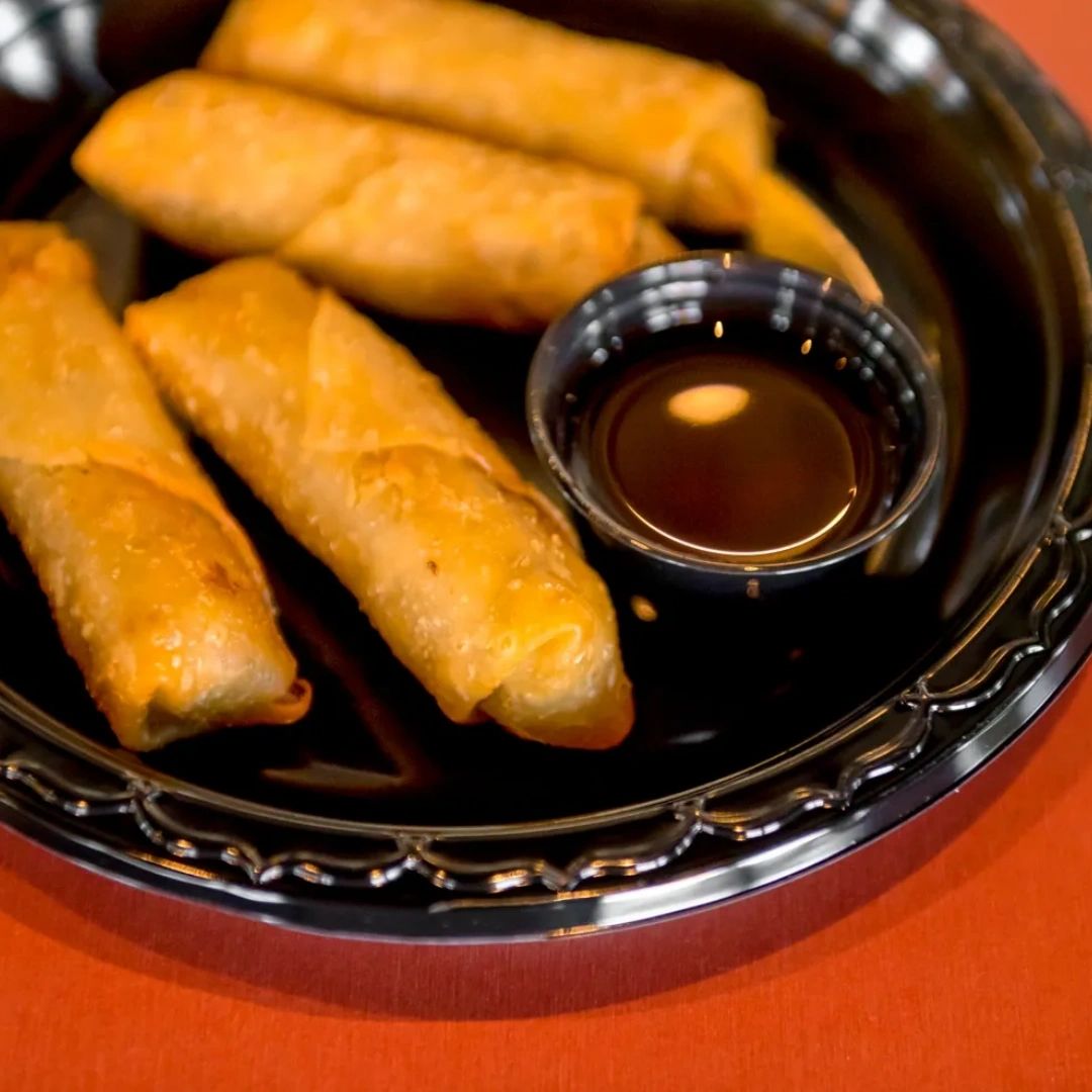 JoyceChinese's tweet photo. Good things come in pairs, which is why we have savory egg rolls to go with our sweet dipping sauce! Beyond our appetizers, we also have other Szechuan-style favorites ready for you to chow down on. https://t.co/SLRbZMBZUL
