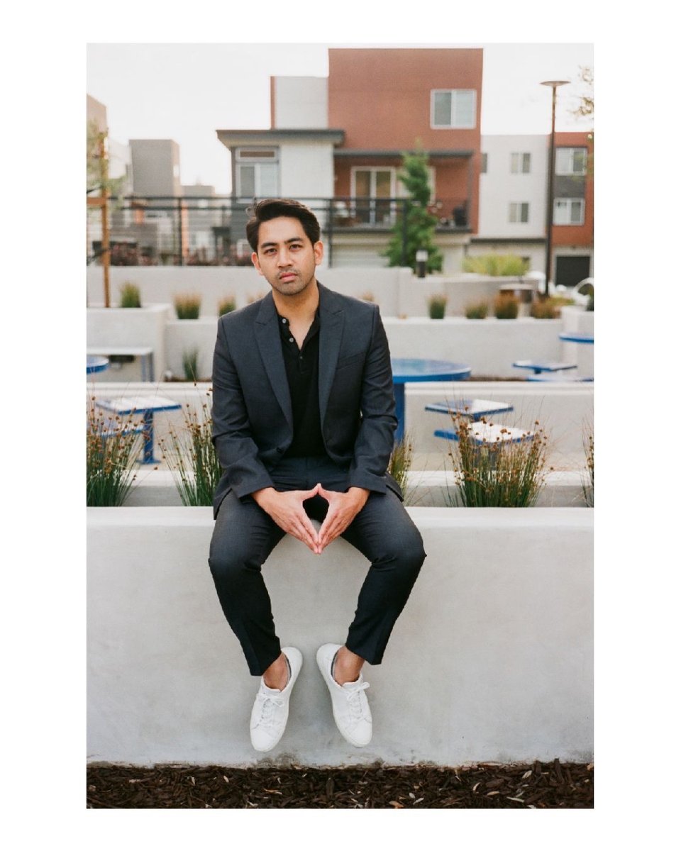 MikeOgata's tweet photo. A couple of suave professional portraits shot on film. https://t.co/WzgAaEYkU8