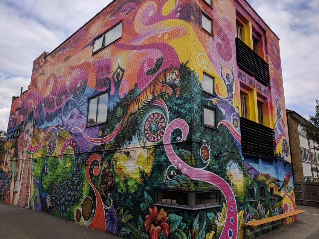 🧵

The sun's coming out and now’s the perfect time to check out the Wembley Art trail! 🎨 🥳

Together with <a href="/ArtistsIR/">Artists in Residence</a> we have introduced a new two-mile public gallery of art and culture that takes you on a tour of all things Wembley.

⬇️