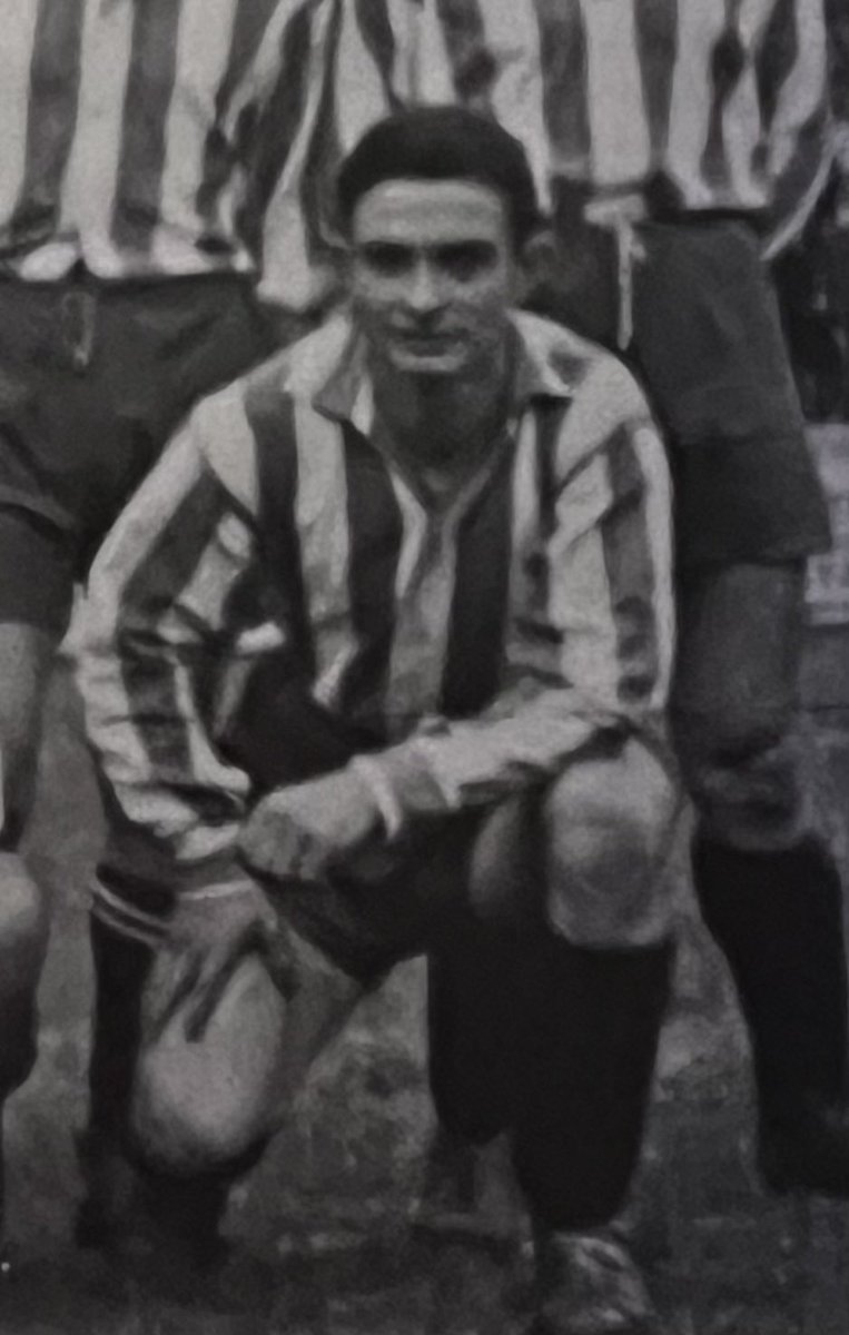 bonhoff62's tweet photo. Recordando a Josep María FUSTÉ. Aunque se ha escrito sobre ello, no jugó en el #CdCondal. Y era el pequeño de cuatro hermanos, tres varones. Francesc, dieciocho años mayor que el, jugó a buen nivel en @UETarrega, Lérida Balompié, @GironaFC (foto), @CFIgualada_ o @cdtortosa. DEP https://t.co/3MSmS2w7ja