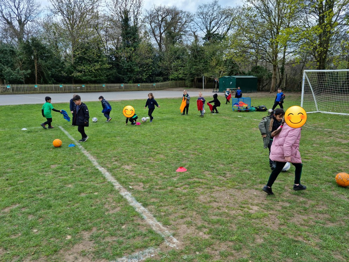 MrsCheungBF's tweet photo. Year 1 are learning football skills in their P.E. lessons this half term ⚽️ 

@MissSpenceBF 
@HeadBeechfield 
@MissDaniel_BF https://t.co/esnQjzS3eQ