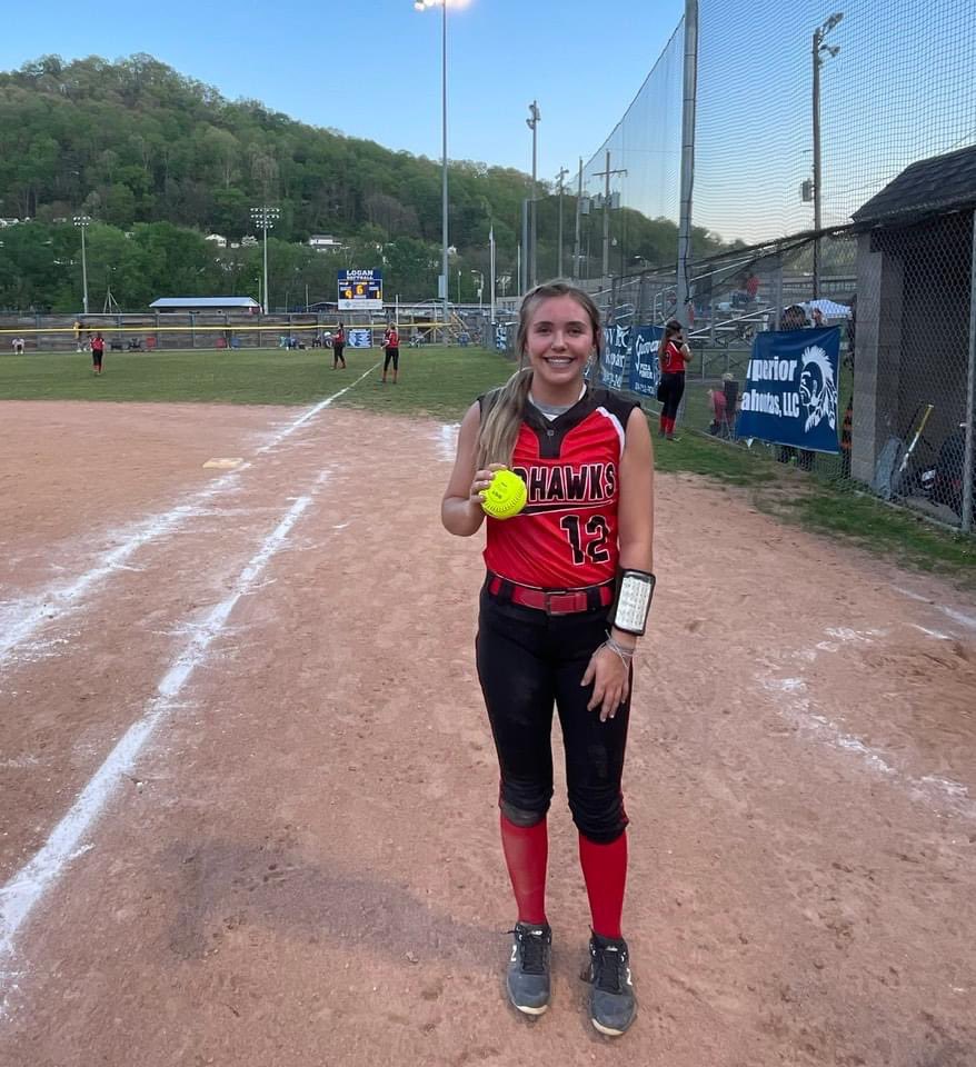 WVDukesFouts14U's tweet photo. 🔥🔥🔥🔥💣🔥🔥🔥🔥.  Welcome our Kambri Beard to the Dinger Club!  She sent a 3 run bomb over last night!  Go Kam!! @TimFouts14 @USASoftball @USSSAFastpitch @thealliancefp @Los_Stuff @D1Softball @scan1ansports https://t.co/JYxguy6qHh