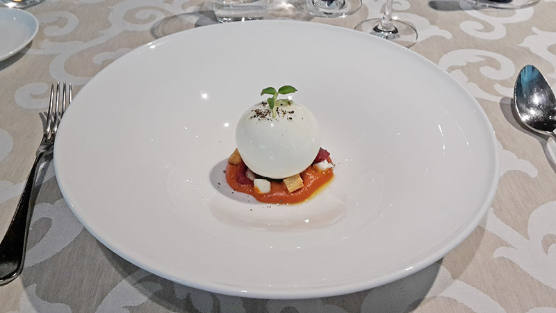 ViaCialdini's tweet photo. Splendido ricordo del #LidoPalace con l iniziativa #Fish& #Chef lo #ChefAndreaAprea stupisce con la #Caprese dolce salata https://t.co/3Yov5YhyUI https://t.co/cXeU1duoRc