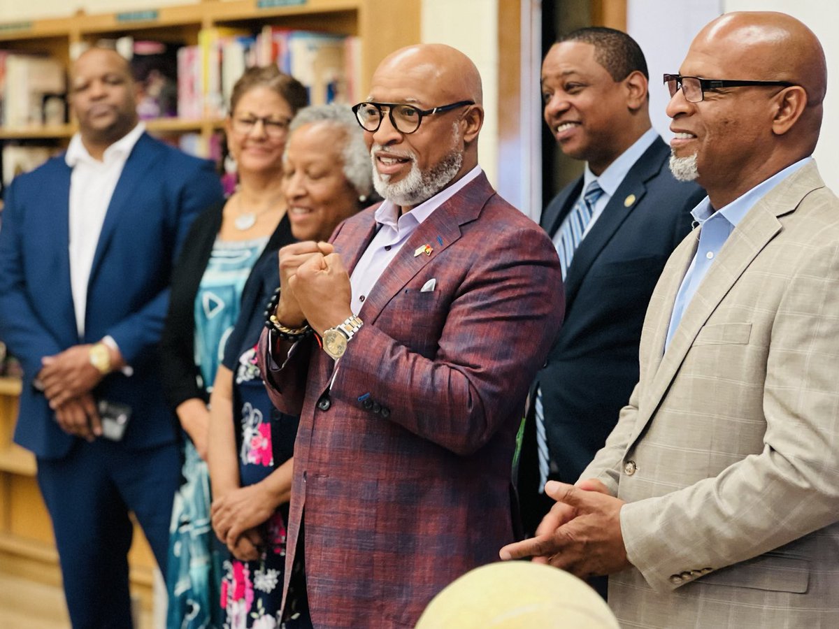 The Tucker Family, direct descendants of the first enslaved Africans forcibly taken to Virginia in 1619, just announced they’re bringing the entire JM Boys Basketball Team to Angola this summer to learn about the family’s history and about modern Angola! ⁦<a href="/RPS_Schools/">Richmond Public Schools</a>⁩