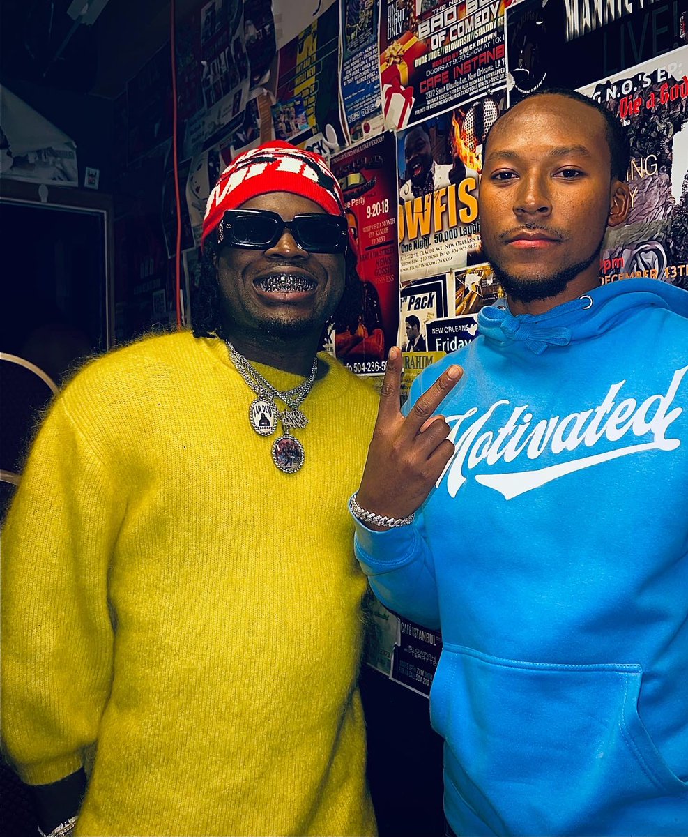 Pj_Wlkr's tweet photo. Like @wizkhalifa said, Taylor Gang Or Die 🗣️‼️

Got the chance to meet the original “WOAH” creator and one of my TOP fav artists @Youngdeji_ 🤝🏾⭐️

S/O to my bro @dj_ftg for keeping the H-Town on lock fasho!🔥

#WeWantDJPJ #TGOD #jetliferecordings https://t.co/SEXjxyYArr