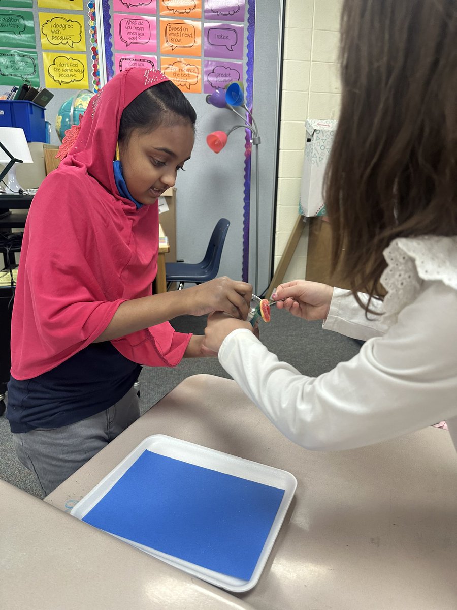 TechieMcFly's tweet photo. 4th graders had so much fun today with our “Save Sam” lesson on perseverance! https://t.co/waDIgAFdw5