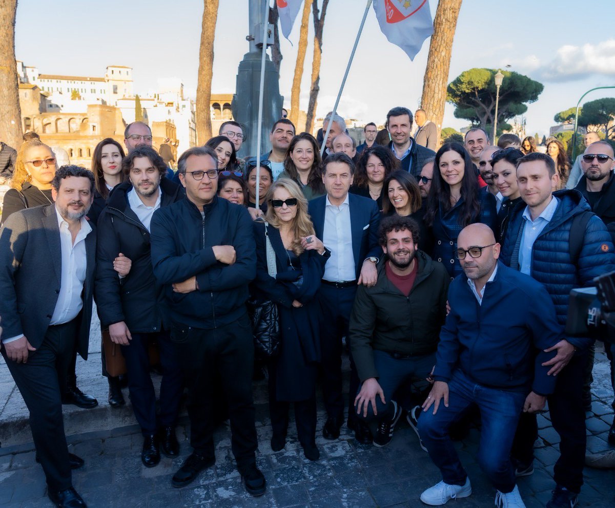 virginiaraggi's tweet photo. Ieri ho partecipato alla manifestazione contro il mega inceneritore che #Gualtieri vuole costruire a #Roma
Leggi qui
https://t.co/KXv0ZZ4MPE https://t.co/O2dSsqEWI1