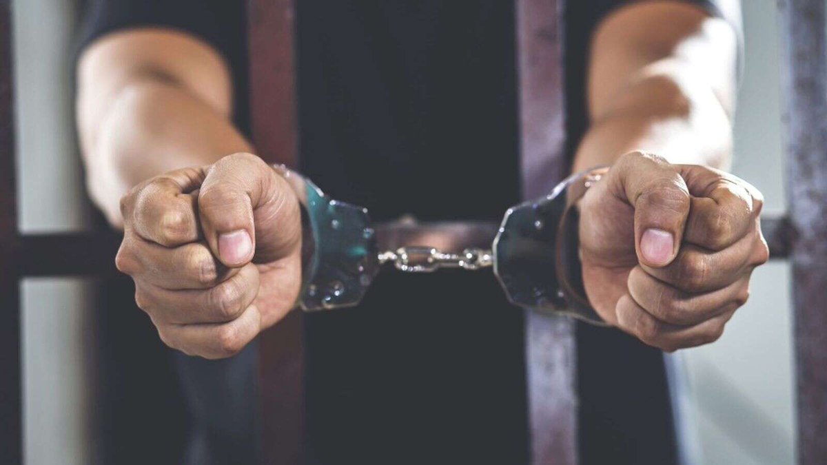NationwideRadio's tweet photo. JUST IN: Two more persons, including a current INSPORTS employee, have been taken into custody in connection with the $222-million fraud case.

Major Basil Jarrett says they will be formally charged shortly.

MOCA also raided the offices of INSPORTS earlier today.

More to come. https://t.co/ijnjBNc3AR