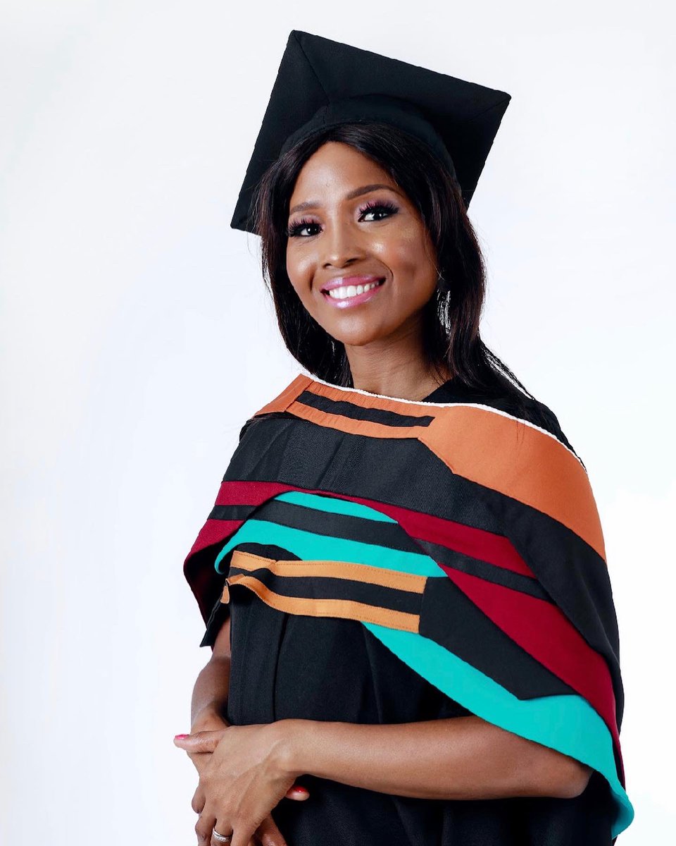 motlagaemushi's tweet image. April is really one of the best months because it’s graduation month and this means success. I love seeing people graduate and celebrate their hard work and achievements. #successisbettershared