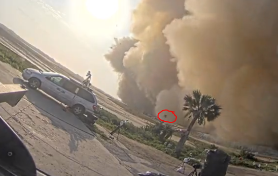 BrianHiggins's tweet photo. @samuelbartolo @LabPadre @elonmusk replaying the original clip from @LabPadre frame by frame it almost appears as if it is a bird getting thrown at the car at extremely high speed (though I'm sure it's probably just a piece of steel or concrete) https://t.co/QXXLJ7y2xl