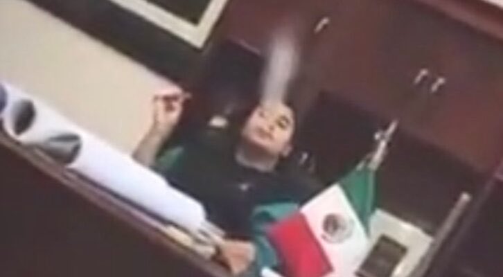 Feliii 4/20! 
Que este nuevo año nos traiga muchas motas, permisos, regulaciones y justicia social ✨
Mientras tanto a seguirle chingando y fumando 💚🌿
