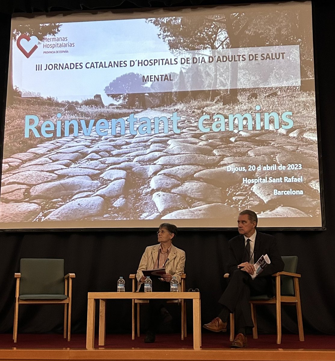 francescfatjo's tweet photo. Avui, a les III Jornades Catalanes d’Hospitals de Dia d’Adults de Salut Mental, hem compartit amb més de 150 professionals els projectes presents i els tots els reptes de futur. 
Reinventant camins també és mirar-ho tot amb ulls nous!!
#HospitalSantRafael https://t.co/8nsH2gFi4r