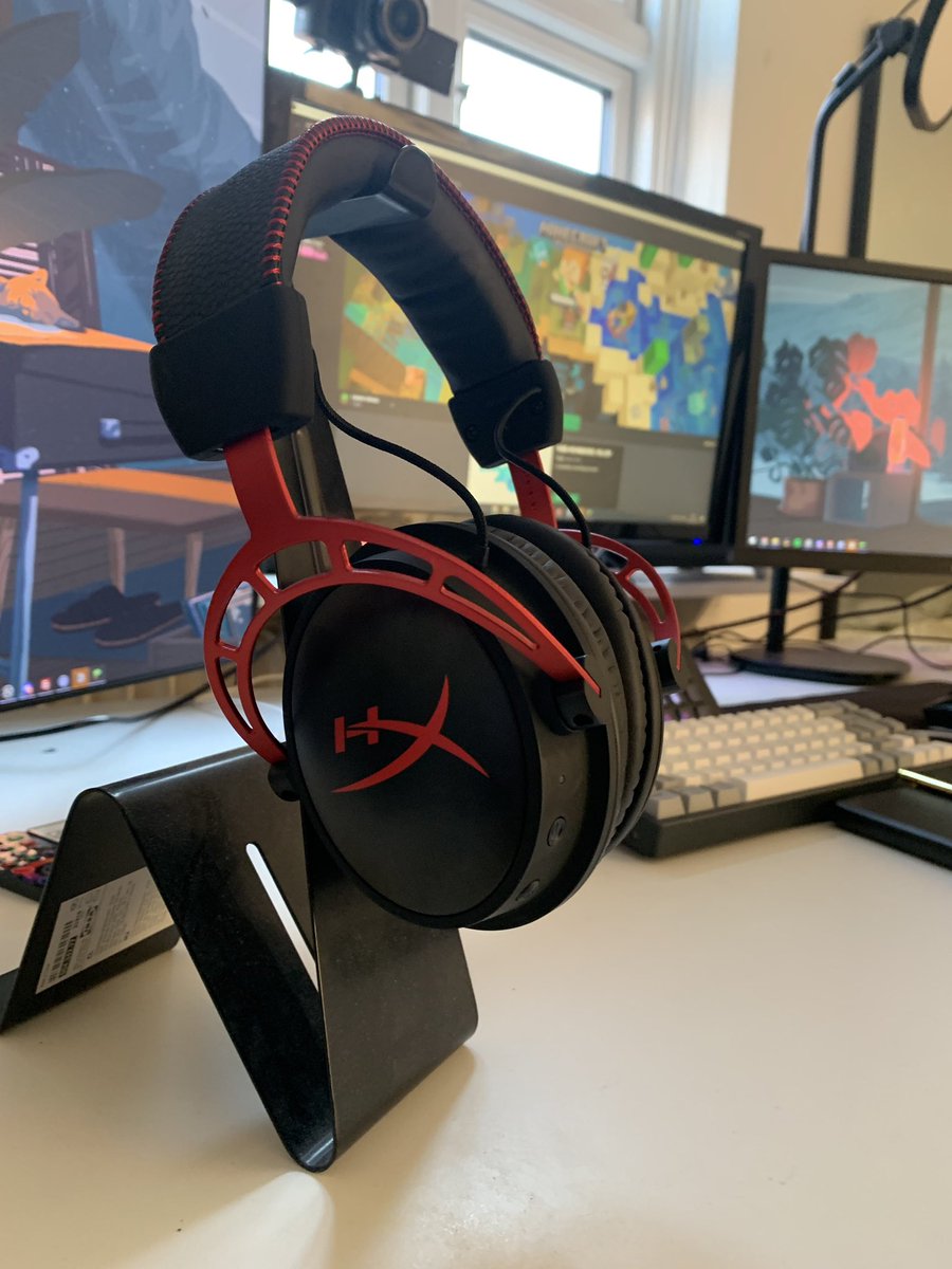 sp00kable's tweet image. Thank you for the amazing headset @HyperX ! It works great and sounds AMAZING!!!!!

 #ad #HyperXNordic
