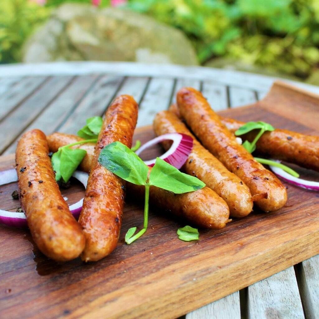 Introducing: Our Yorkshire Thick Sausages... 🌭

We start with high-quality pork from Bedale, and then we handcraft each sausage in-store, with each one carefully crafted to perfection... 🤤 

Our sausages are made using traditional techniques and fill… instagr.am/p/CrQ_pvaIqYt/