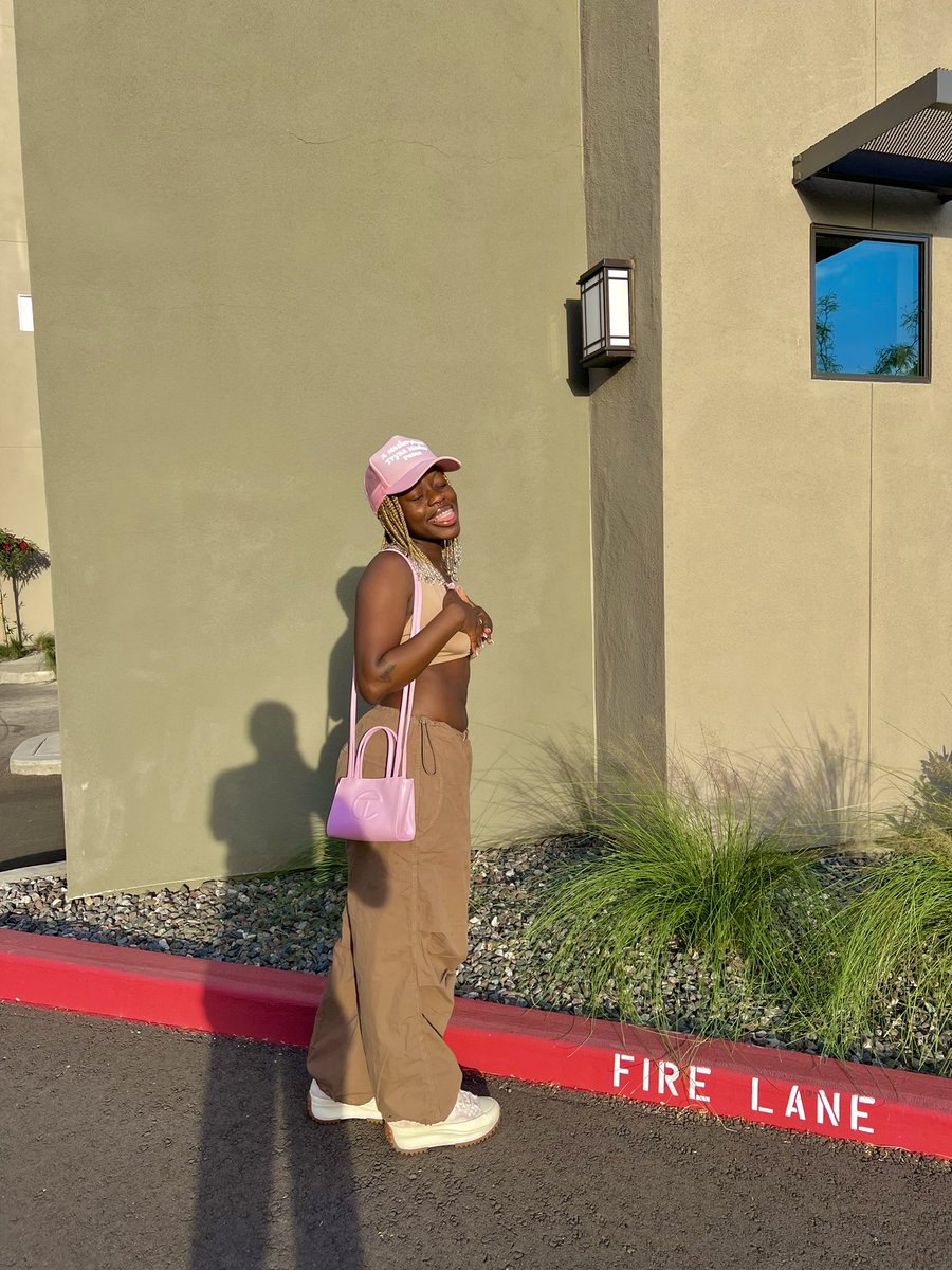 gb3ke's tweet photo. In(Her) Peace ✌🏾💓 https://t.co/DNL22HQnZF