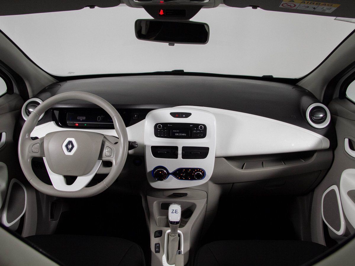 AutoGouveia's tweet photo. RENAULT ZOE R90 22 KWH AUT
Está cada vez mais fácil de desfrutar e na vanguarda do desempenho elétrico, cada pormenor foi concebido para tornar o seu Zoe 100% elétrico um concentrado de modernidade e inovação da marca Renault.
https://t.co/keBx8OyjvV https://t.co/3Lesd7j0Hu