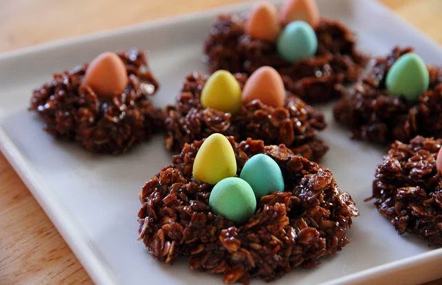 Melinda_B_'s tweet photo. Recette de #nids de #Pâques en #chocolat et #céréales (cornflakes) - sans cuisson  #sanscuisson #facile #rapide https://t.co/1pO4vCPl05 https://t.co/54G0q0Dqg0