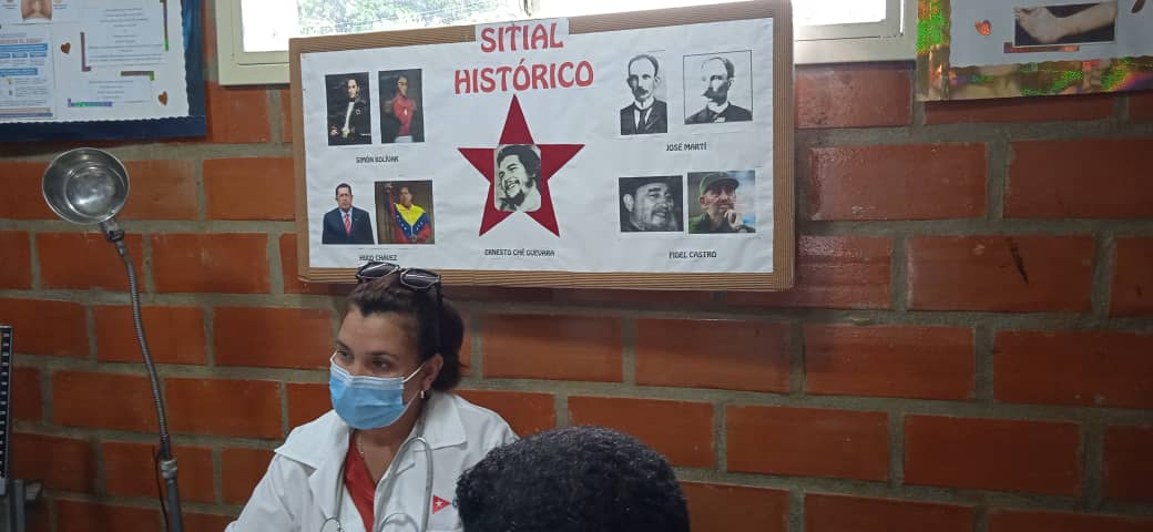 Consejo de dirección , CDI Dos Lagunas realiza visita integral al CMP de Santa Bárbara, estado #Miranda.  La doctora Aniuska Novella Reyes médico de comunidad ejemplar dedicada y querida por la comunidad, muestra de ello es el resultado de la supervisión.
#CubaPorLaVida