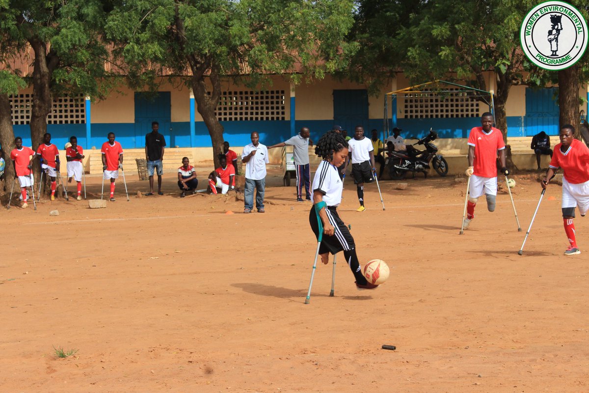 WepTogo's tweet photo. #Femme_Sport_Santé
Dans le cadre de la mise en œuvre du projet, une compétition sportive entre hommes et femmes  a été organisée le samedi 15 avril 2023 à l'école primaire centrale d'Adétikope pour promouvoir cette initiative et encourager la participation des femmes.
#WEP_TOGO https://t.co/QevDB7QSvh