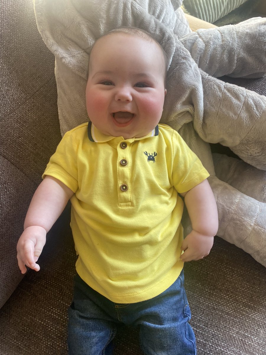 Sunshine &amp; smiles from baby Stan ☀️💙