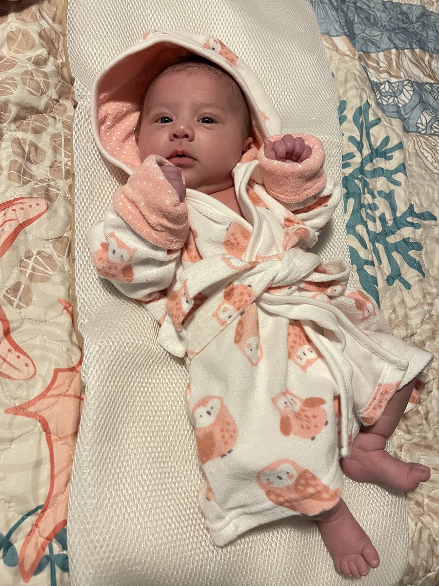 TMILES012's tweet image. If you haven’t gotten your baby a little bathrobe, I hope this convinces you to get one 😭💕