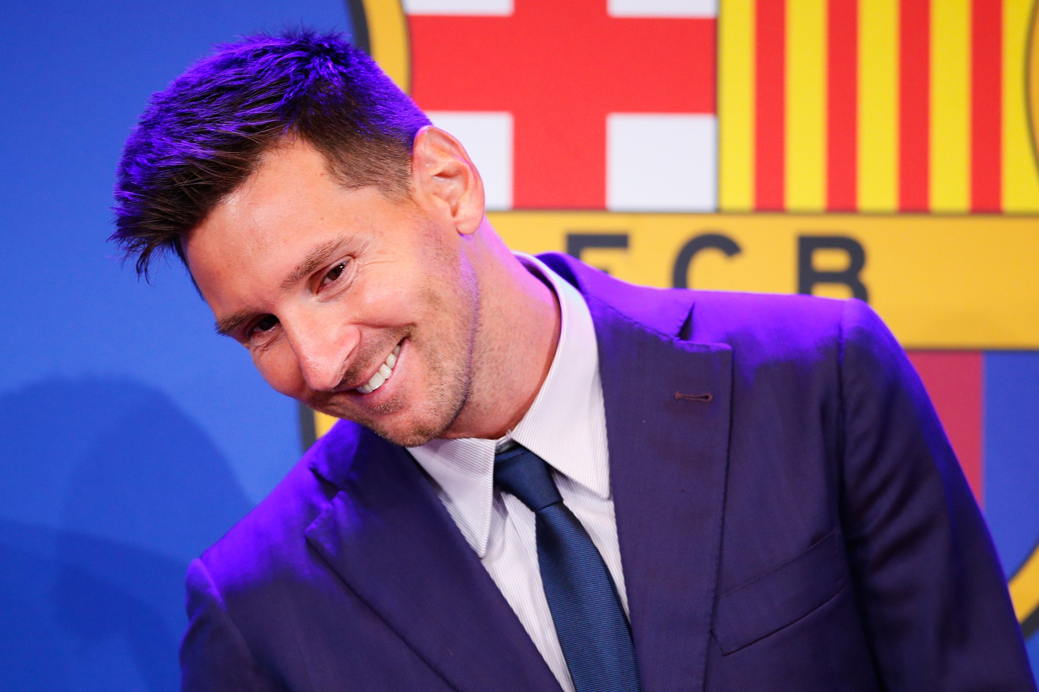 Bruce o artista on X: MESSI CARECA COVER GRAVA SALVE PRA FÃS E 👏⚽️👏⚽️👏🏆 ANIVERSÁRIANTES 👏 🎂 👏 🎂 👏 FAZ O PIX 💰 E SIGA O INSTAGRAM DO MESTRE DOS ANIMES