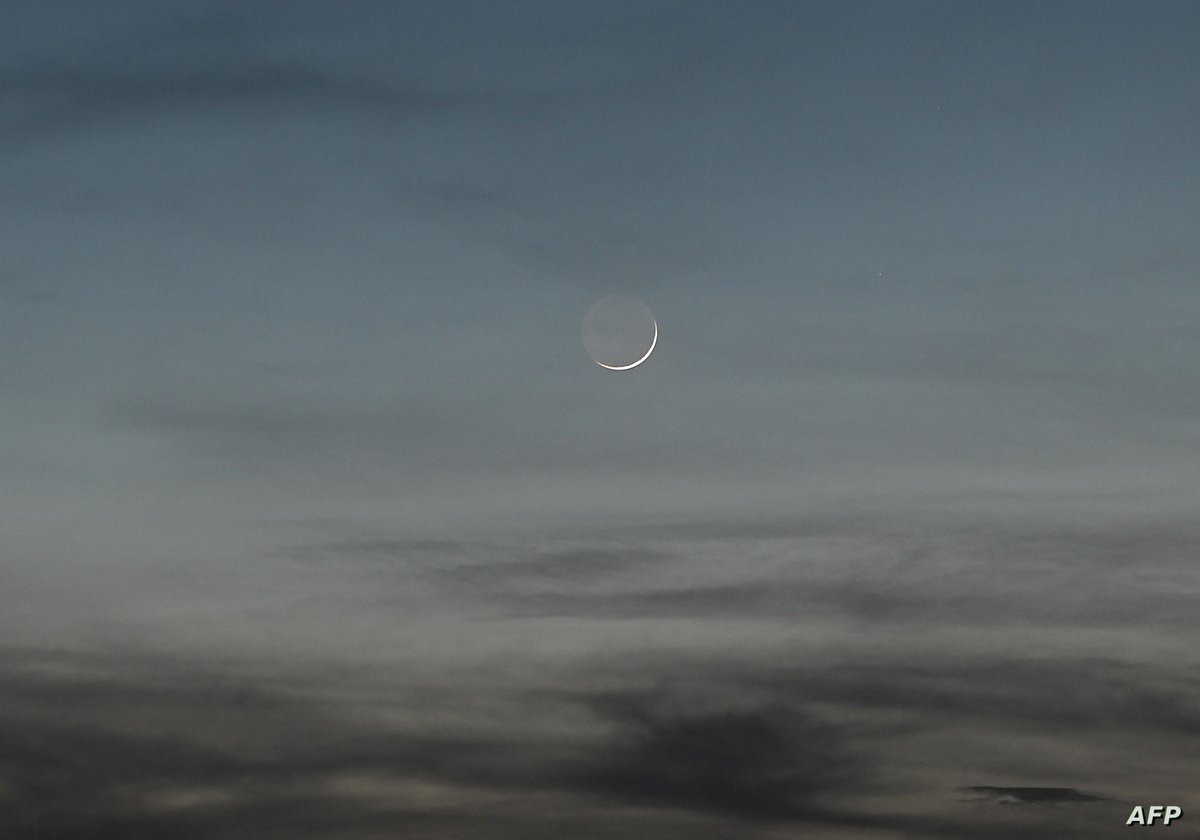 تقبل الله طاعتكم وجعلنا واياكم من عتقاء هذا الشهر ووالدينا
وعساكم من عواده
وكل عام وانتم بخير ...
#عيد_الفطر_المبارك 
: