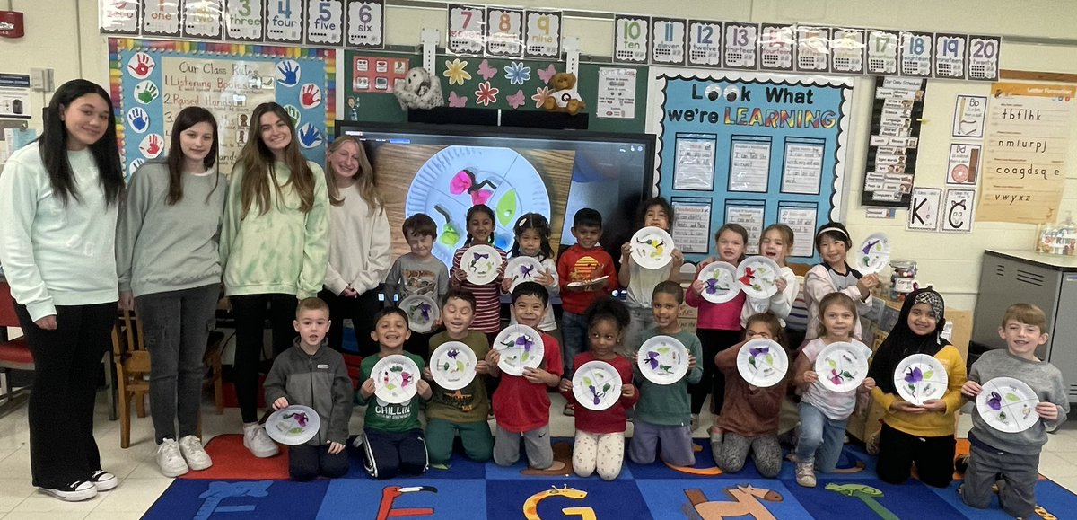 A huge thank you to our high school students who joined us today in honor of Earth Day. We loved learning about the life cycle of a butterfly! 🌎🦋 <a href="/MinottoMrs/">Mrs. Minotto</a> <a href="/SparkeShines/">J.F. Sparke School</a> <a href="/IslandTreesHS/">Island Trees High School</a>