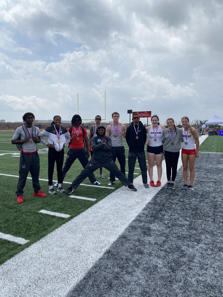 Lake Belton regional qualifying field event crew! #RiseUp #212 <a href="/lakebroncotrack/">Lake Belton Boys Track & Field</a> <a href="/CoachCope23/">Brian Cope</a> <a href="/BISDAD_Skidmore/">SAM SKIDMORE</a>