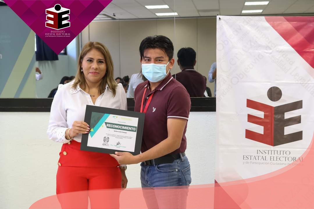 IEEPCO's tweet photo. 🗣️La @UTVCO fue sede de la plática “Conoce los procesos electorales en #México”, que como parte de las actividades del #ServicioProfesionalElectoralNacional, busca difundir el trabajo que realizan el @INEMexico y el #IEEPCO durante los procesos electorales. https://t.co/x5XJXIGBf3