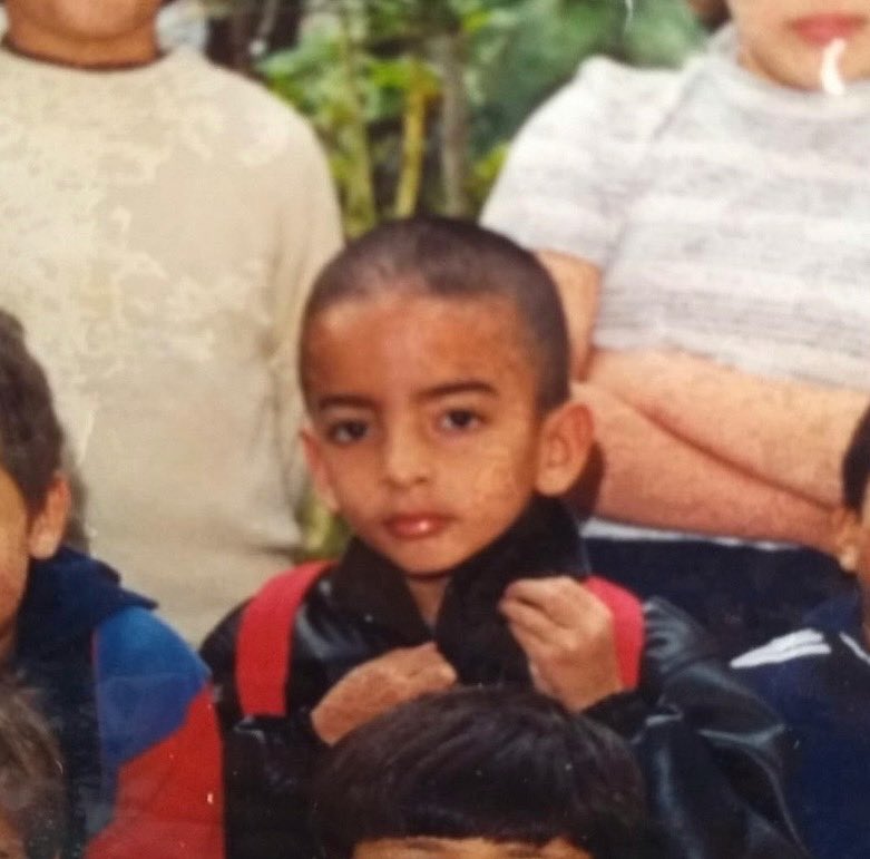 mcguime's tweet photo. Desde menorzinnn… 🎒

#tbt https://t.co/8D29YfiNWT