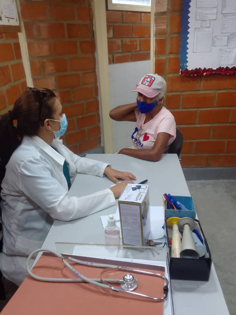 Los consultorios del CDI Dos Lagunas prestando servicios a nuestros hermanos Venozalanos
<a href="/CdiDosLagunas/">CDI Dos Lagunas Misión Médica Cubana</a> 
<a href="/cubacooperaven/">Brigada Médica Cubana en Venezuela</a> 
<a href="/CubaMir_Ven/">Brigada Médica Cubana Estado Miranda</a> 
#CubaPorLaVida 
#CubaPorLaSalud 
#CubaPorLaPaz