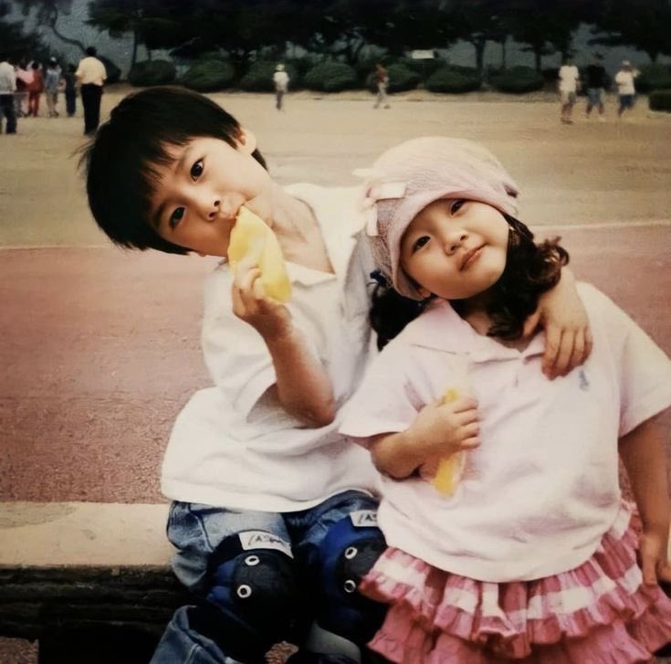 tien17_off's tweet photo. #MOONBIN_SANHA_FANCON_BKK #MOONSUA #MoonBinWeLoveYou  #문빈_가수해줘서_고마워Moonsua please be strong and Moonbin - please rest well and take care of our Sua🕊️ https://t.co/IxQDU4pqOq
