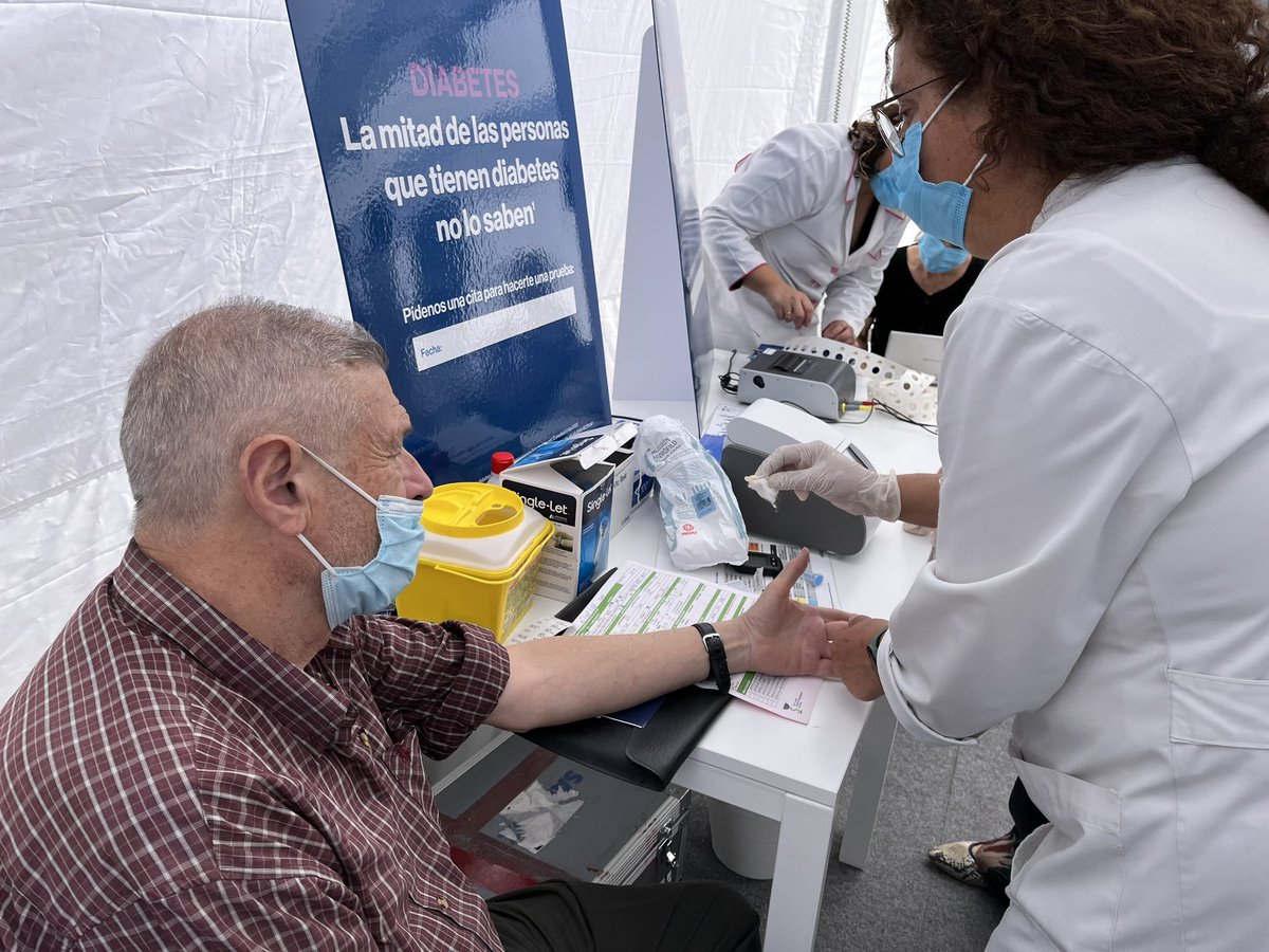 El barrio de Amate, en #Sevilla, ha acogido hoy nuestra Carpa de la Salud. Un nueva oportunidad para mostrar a la población el perfil más asistencial de los farmacéuticos; para que descubran mucho de lo que pueden hacer por su #Salud en la farmacias de su entorno.