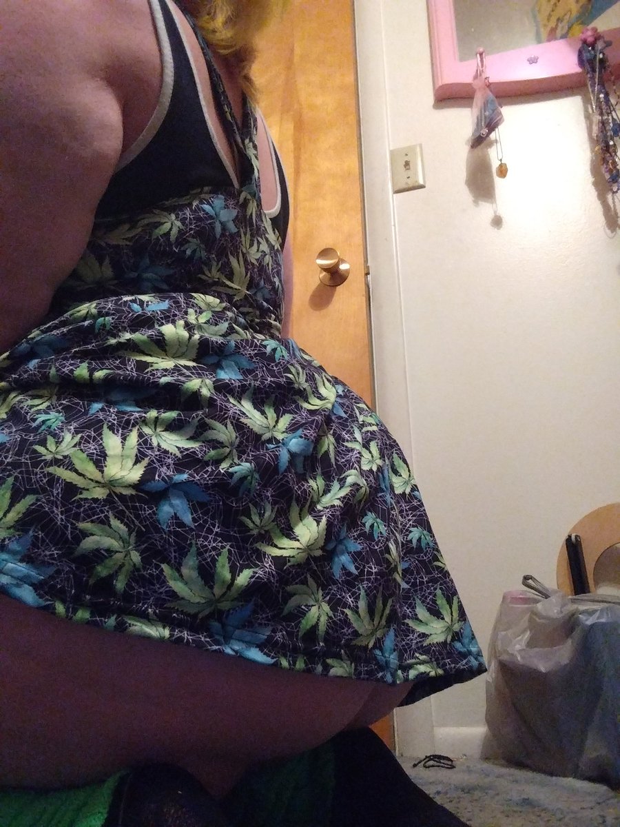 GGoddess2002's tweet photo. Happy 4/20 😘 https://t.co/tkdidIse1e