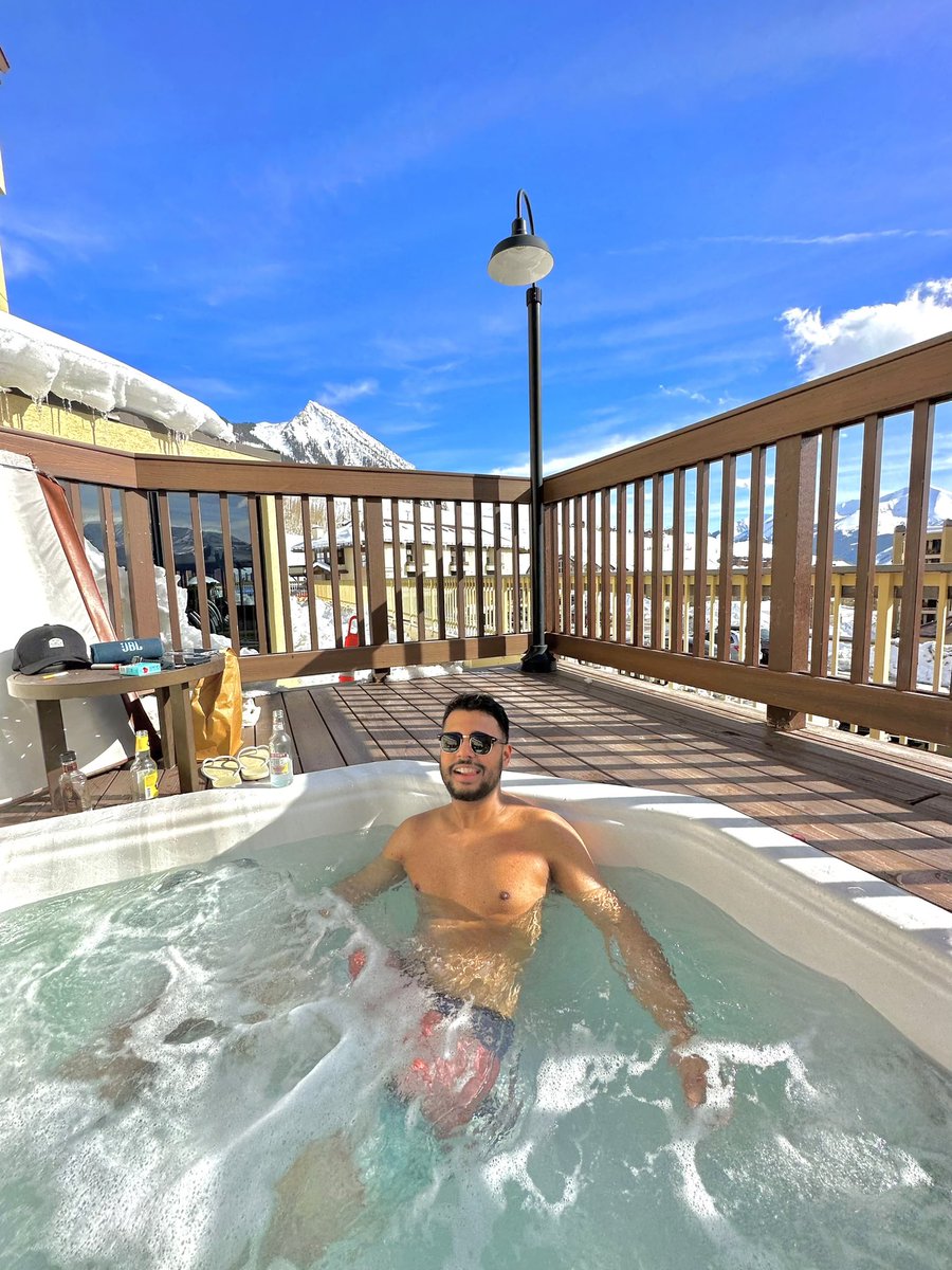 eucarlosroberto's tweet photo. Só pra ter alguma foto no Twitter! 🍸❄️

#CrestedButteMoutainResort #Colorado #Ski https://t.co/Z87lbm0qQ4