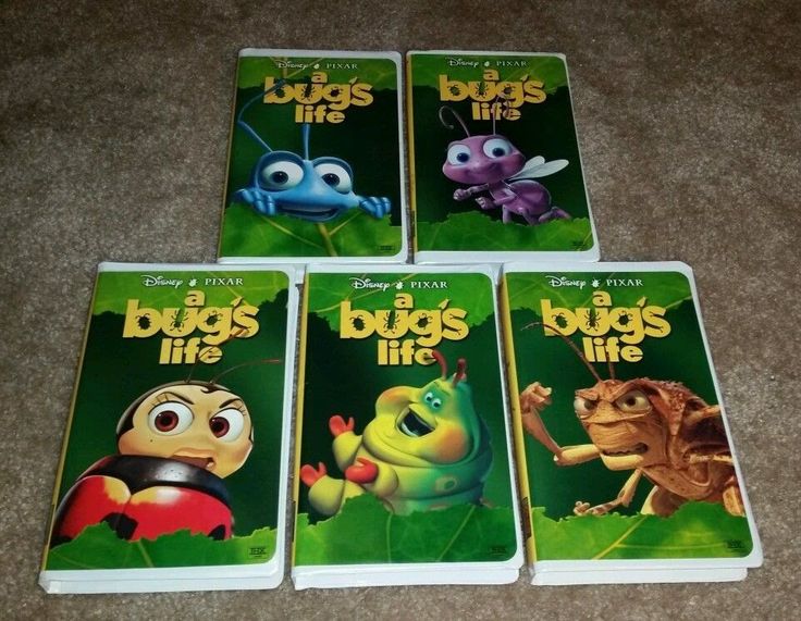 ArenStenslie's tweet photo. Today's the #24thanniversary of the first #waltdisneyhomevideo #homerelease of @Pixar's #ABugsLife.
This release came in 5 versions, each #VHS cover having either of these characters on it: #Flik, #Dot, #Heimlich, #Francis, and #Hopper. It even came in a #WidescreenEdition. https://t.co/lgWMvHdiSn