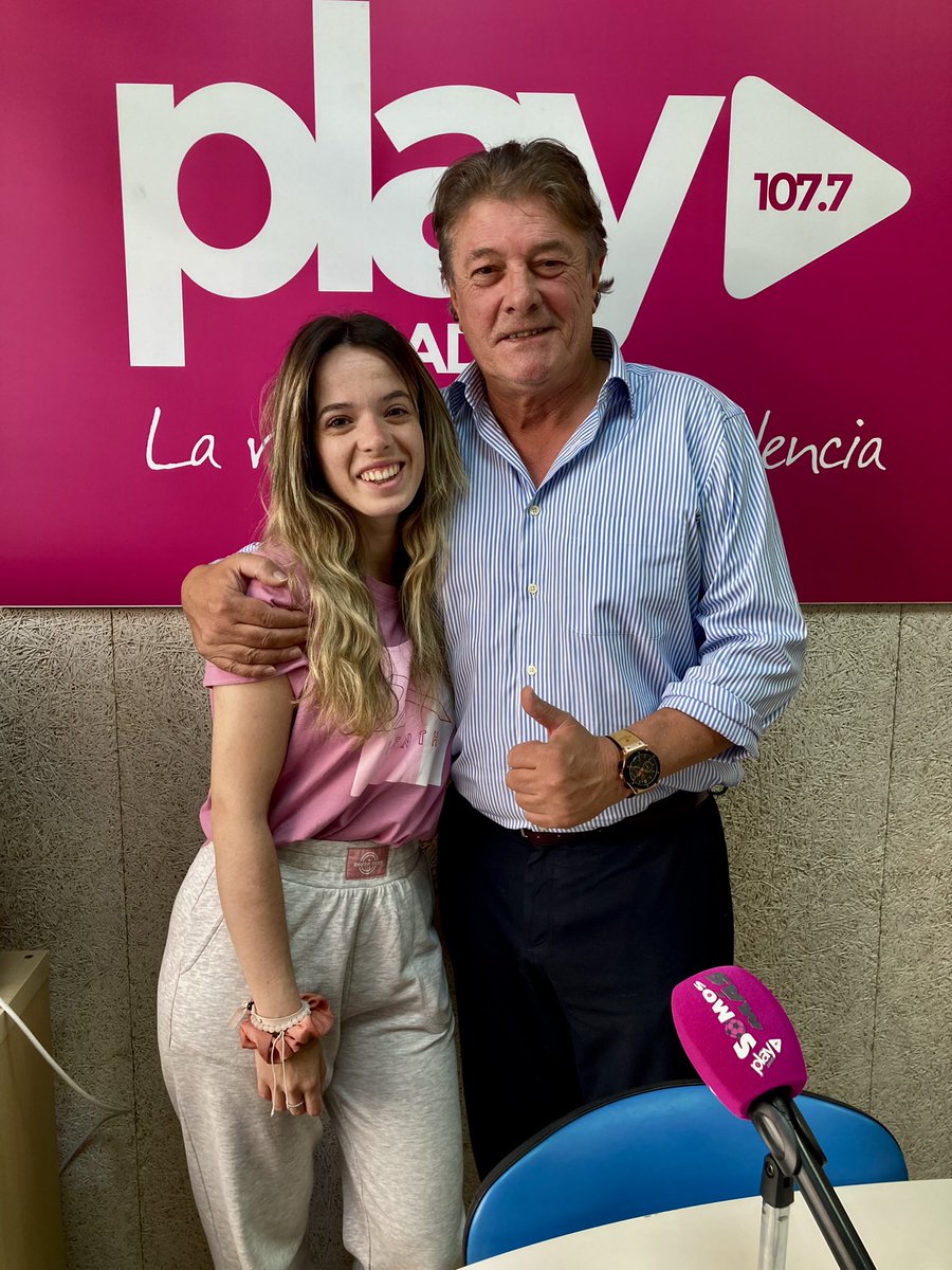 playradiovlc's tweet photo. Maravillosa entrevista de Francisco esta mañana en #Discomovida con @vtealventosa que además ha venido muy bien acompañado de su precioso perro “Fran” 🐶
¡Gracias FRANCISCO siempre es una alegría para nuestra emisora!
https://t.co/ci8gUdGMd6
@moonilopezzz @liidiiaa01_ https://t.co/sDCNkb5zhM