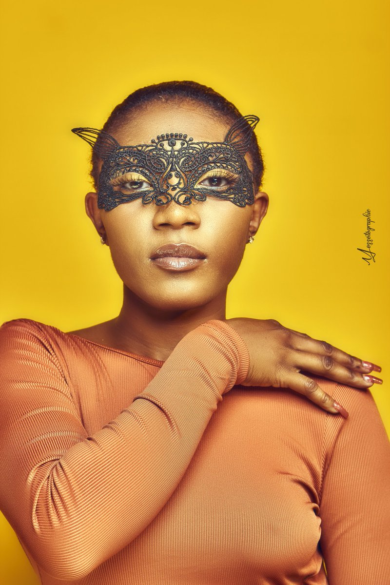 yossotographie's tweet photo. Bonne fin de semaine à tous.
📷 @yossotographie 

#camerphotography #photography #photographie #photooftheday 
#photoshoot #vogueeko 
#shootingtime  #women #shootingphoto #photographie #portrait #mode #beauté #fashionphotography #shootingmode #photographeportraitiste https://t.co/nl5o2mXjko