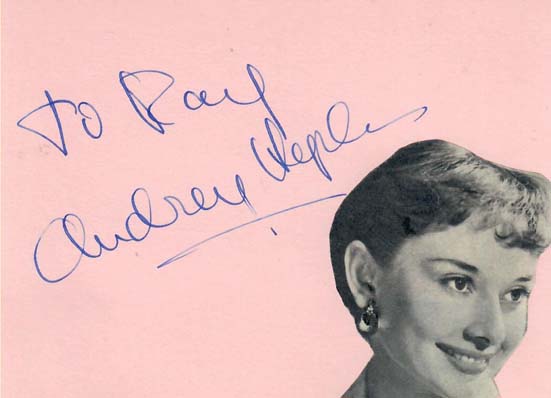 memorabiliauk1's tweet photo. MEMORABILIA UK MID-APRIL NEW ADDITIONS NEWSLETTER 

Over 60 New Items have been added to our website today
https://t.co/IQJD2qmstO

Most notable Hollywood Film items include ; Humphrey Bogart &amp; Lauren Bacall / Audrey Hepburn 

https://t.co/XuaCWgQ1Pf https://t.co/gtvSIITykO