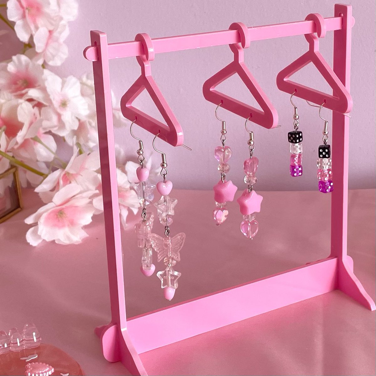 mazziemade's tweet photo. Earrings for all the Y2K Vibes💗💘🫶🏻✨🎀

#SmallBusiness #smallbusinessuk #EtsySeller #jewellery https://t.co/kB9igolQnI