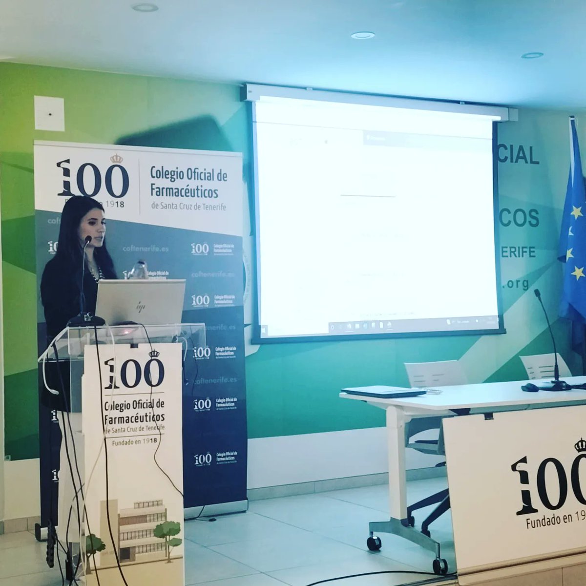 FarmaceuticosSC's tweet photo. Paula Mateos Sánchez, coordinadora del departamento de información del medicamento del @Farmaceuticos_ ha impartido un taller sobre BOT PLUS, una herramienta que facilita la gestión en las oficinas de farmacia comunitaria.
#BOTPLUS #formaciónfarmacéutica #medicamentos #farmacia https://t.co/PmABLFf9ed