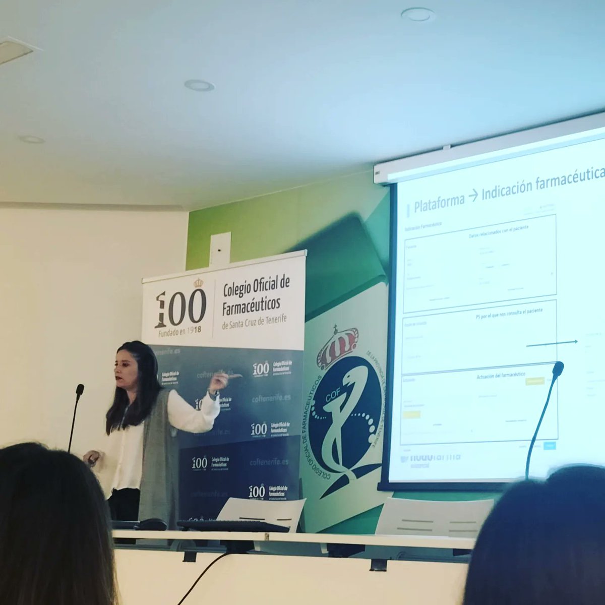FarmaceuticosSC's tweet photo. Paula Mateos Sánchez, coordinadora del departamento de información del medicamento del @Farmaceuticos_ ha impartido un taller sobre BOT PLUS, una herramienta que facilita la gestión en las oficinas de farmacia comunitaria.
#BOTPLUS #formaciónfarmacéutica #medicamentos #farmacia https://t.co/PmABLFf9ed
