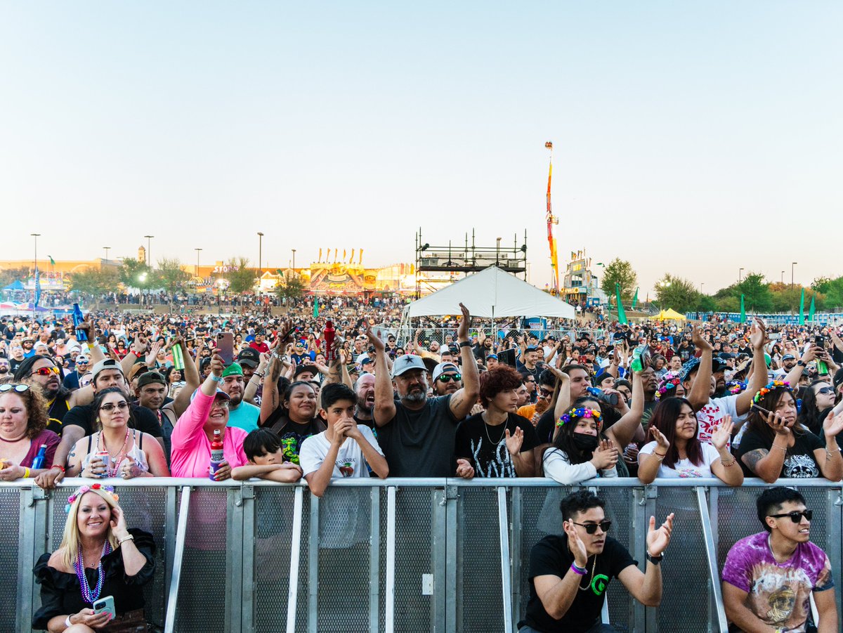 StMarysU's tweet photo. One. More. Day. #StMU #FOB23 #VivaOysterBake https://t.co/xiMtrWkGPG