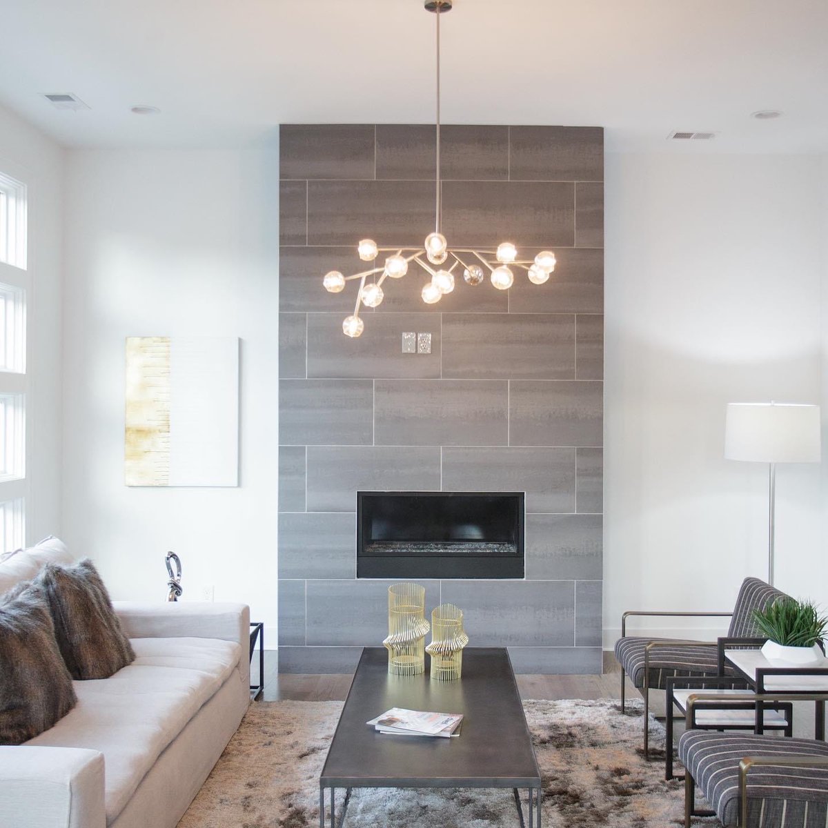 MarcelleGID's tweet image. Striking the perfect balance of whites, tans, and browns - topped off with plush carpet &amp;amp; pillows for max comfort! This is what I call a modern sensual soul style! 😍 
#thesoulfulhome
#nashvilleinteriordesign 
#modernhomedecor #neutralstyle #whiteandtan #interiordesignideas 🏠💖
