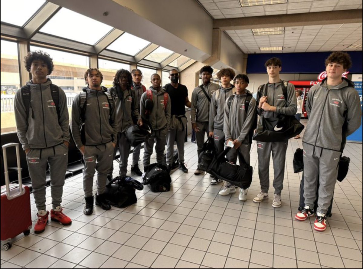 ldeffebaugh's tweet photo. Session 1 in ATL on deck for ProSkills 15U EYBL!!  Let’s gooo!!!  💪🏾😤 #family #roadtopeach #dowork @21Caden21 @ProSkillsEYBL @PSEYBL15u @_KingdomPerform https://t.co/kJOPLm9qMl
