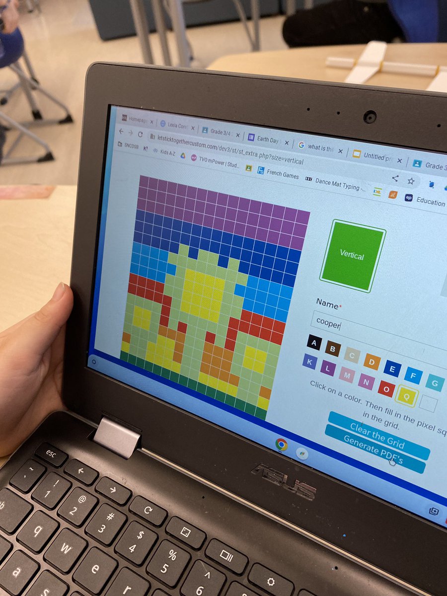 ddfish's tweet photo. @byStickTogether @TheCobblestoneC  students @HASlearns making some amazing earth day pixel creations! https://t.co/WGCt40Q89w