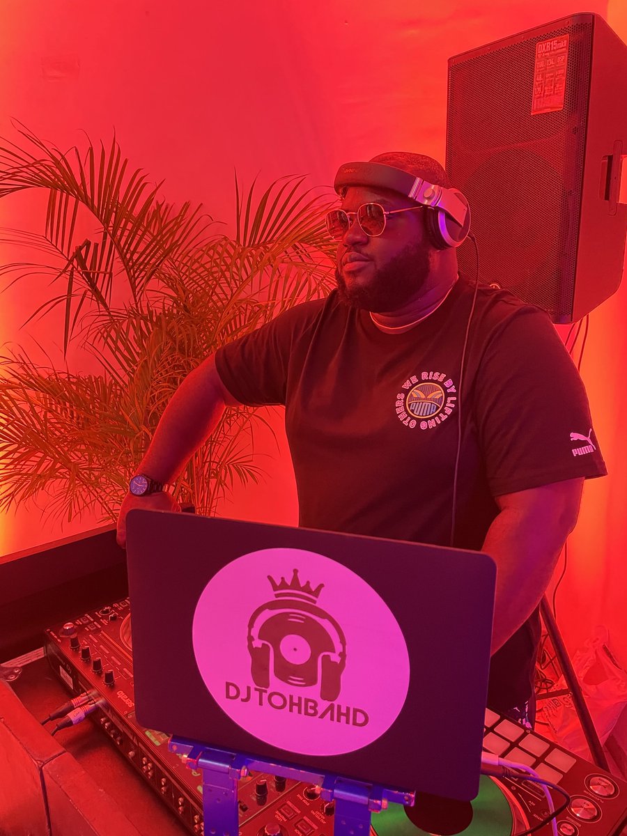 DJTOHBAHD's tweet photo. Kicking it with Spotify today!
@SpotifyAfrica
Fully Out in my OBO Merch! ๐ฅ๐ซถ๐พ
@davido
#TimelessPUMA
#SpotifyMoments
#SpotifyMusicalArtShowcase
#UndisputedKingOfDisco ๐๐ง https://t.co/l00uKCA81r